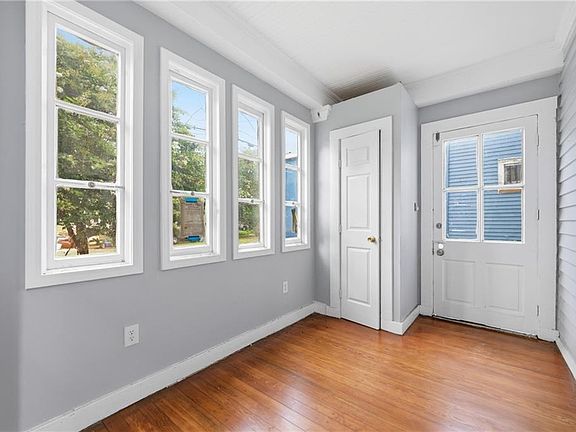 2nd image of 2029-31 Broadway St