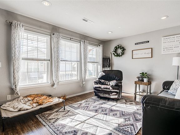 3rd image of 4346 Cottage St