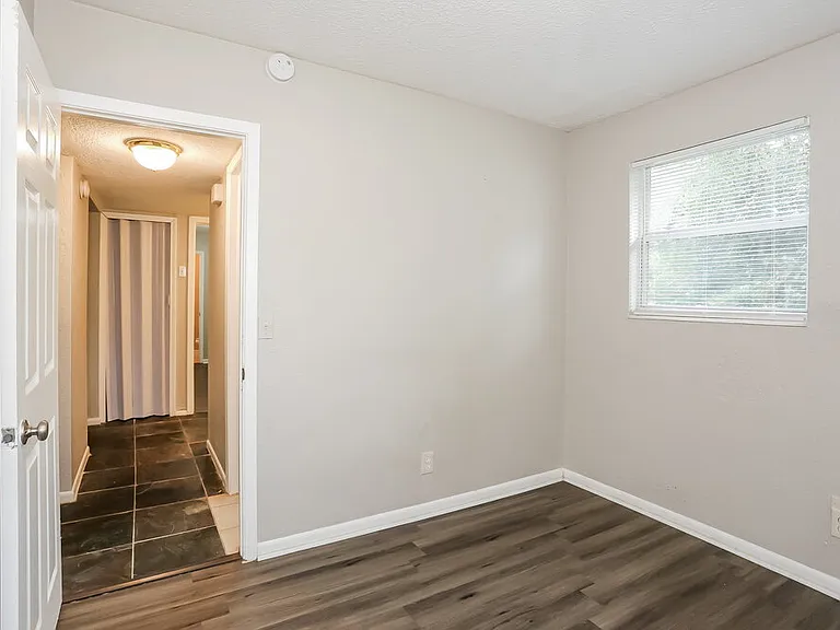 6812 Hawkins Ct — Photo 20