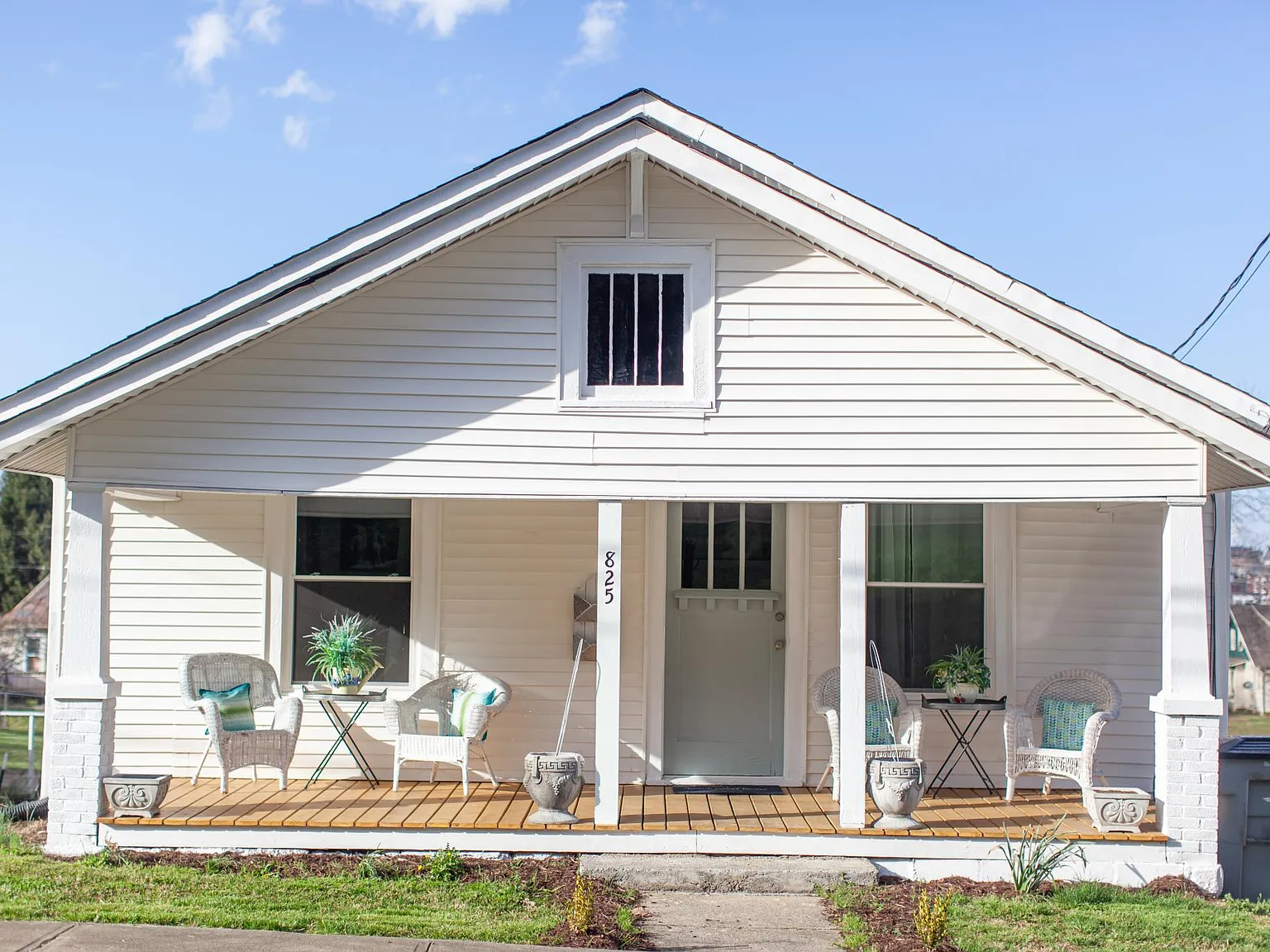 3 bed, 1140 sqft, $2,000 — Photo 3