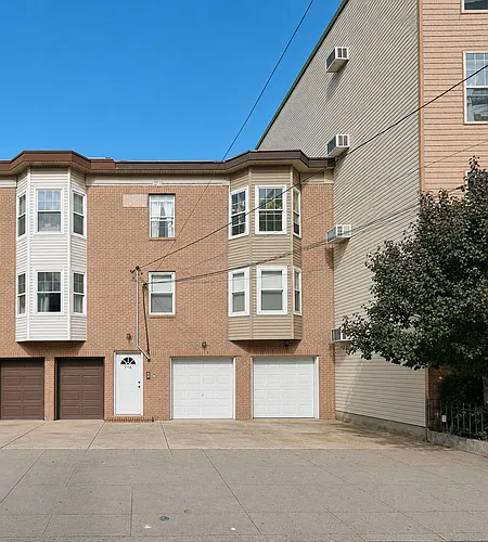 136 Morris St #2 Photo 1