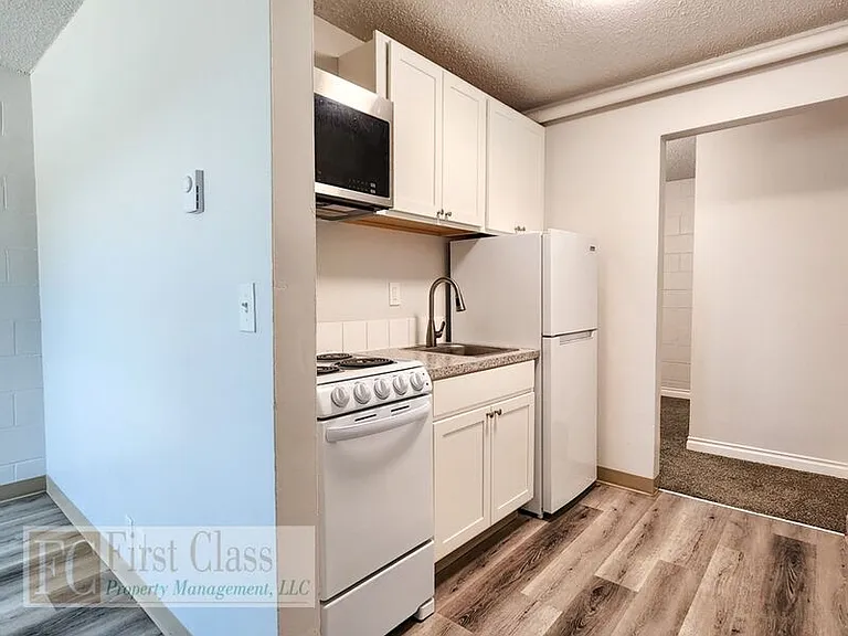 4555 SW Erickson Ave #108 — Photo 6