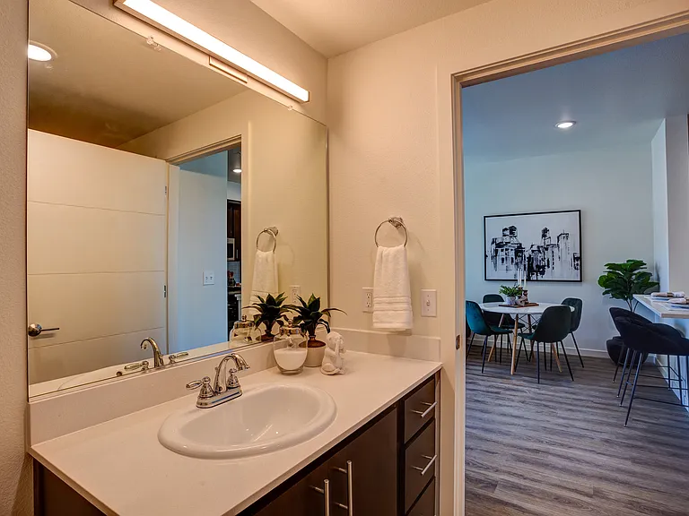 Commons at Sylvan Canyon Apartments — Photo 20