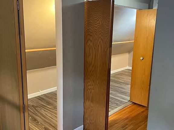 4th image of 475 Viking Dr E