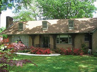 1st image of 722 West Dr