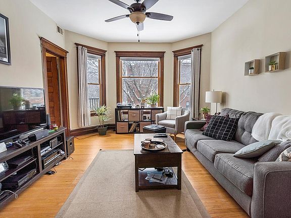 5th image of 1917 W Berteau Ave APT 2