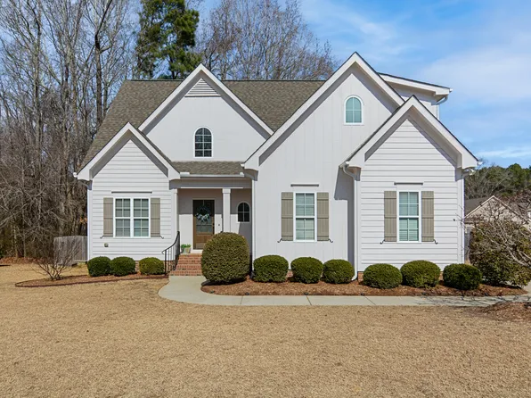 1205 Autumn Grove Ct, Fuquay Varina, NC 27526