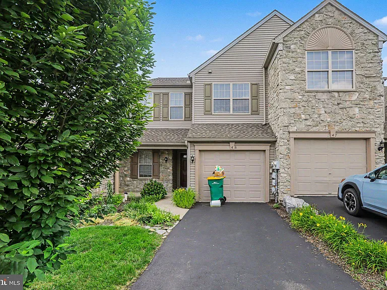 645 Springhouse Ln — Photo 4
