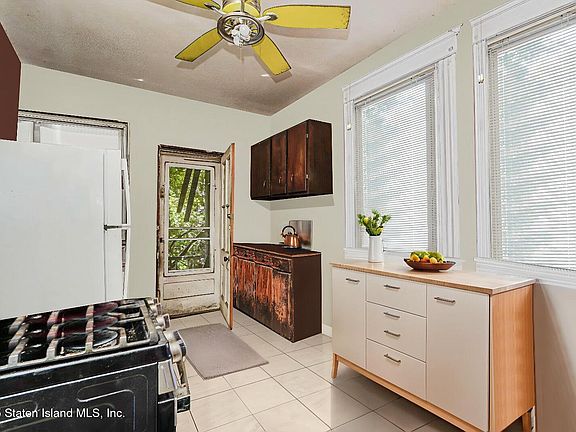 5th image of 37 Crescent Ave