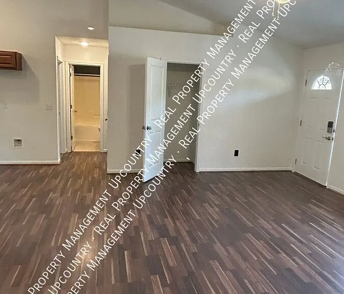 229 Lions Park Rd — Photo 3