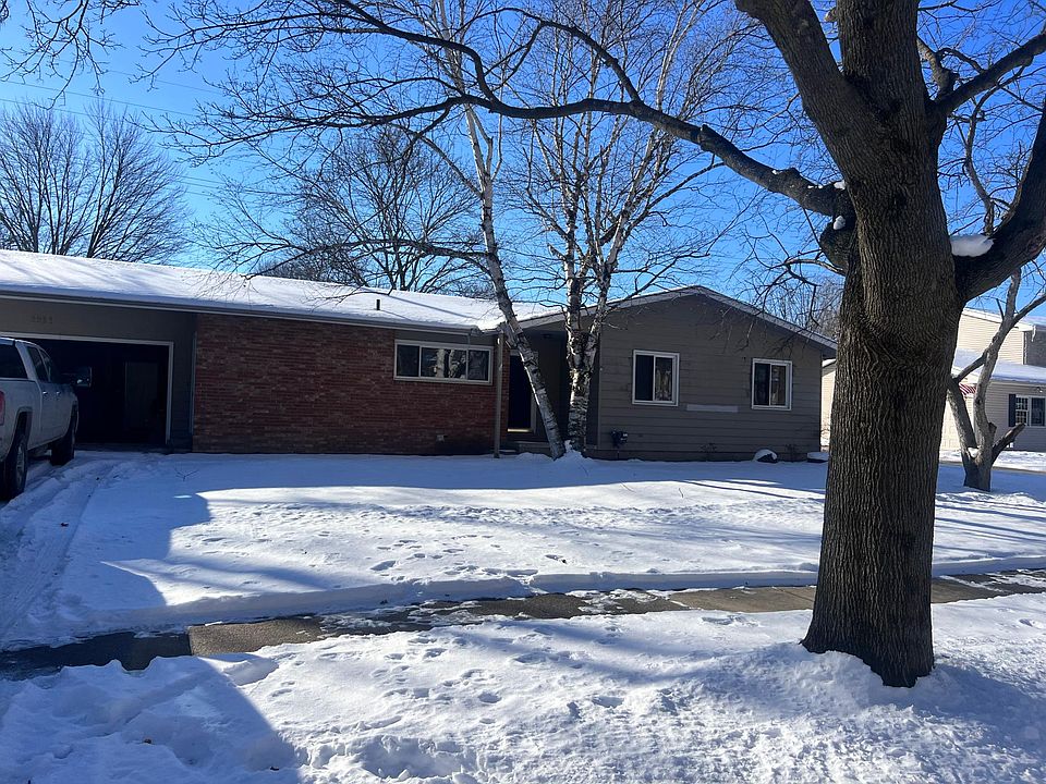 1st image of 2911 Saint Marys Dr