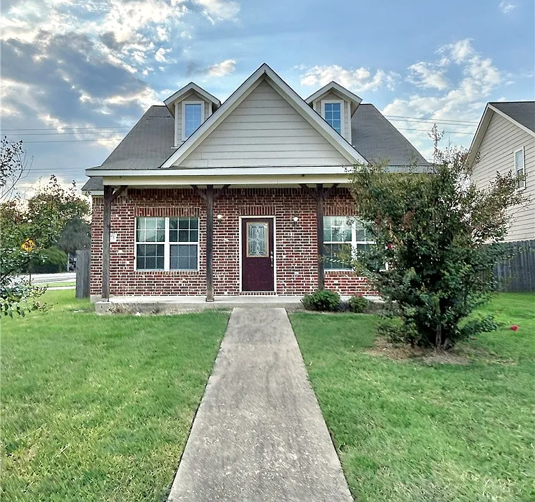 2477 Horse Shoe Dr