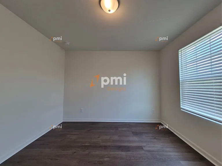 1081 Coldwater Dr — Photo 13