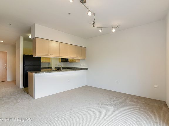 5th image of 1210 Chicago Ave APT 309B
