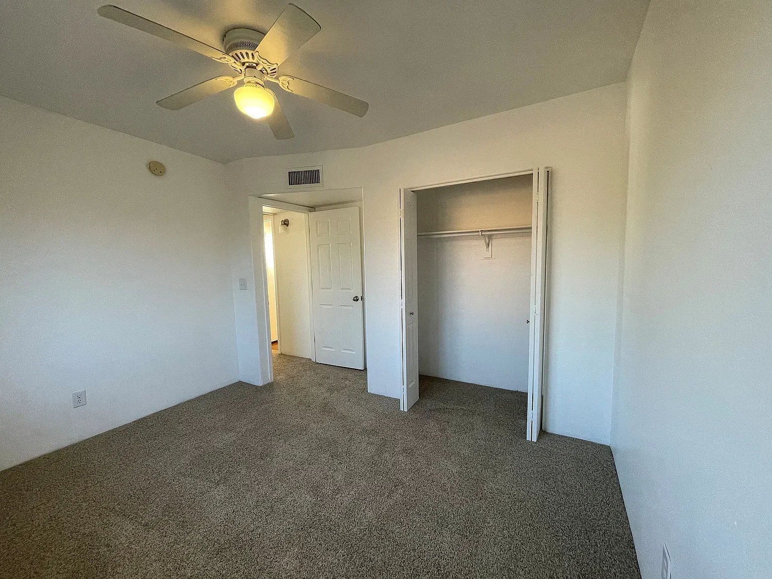 Glenn St Casitas — Photo 3
