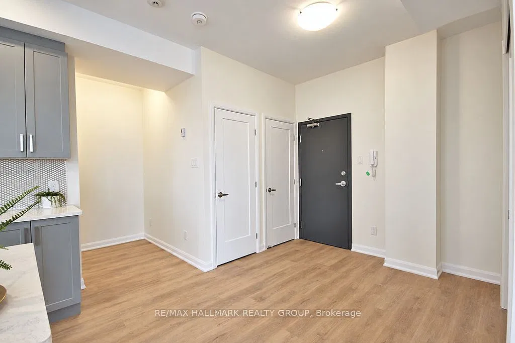 2 bed, $2,350 — Photo 4
