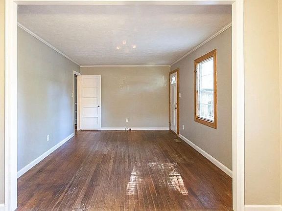 3rd image of 104 Ricardo St