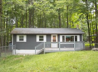 5111 Tenicum Dr, Pocono Lake, PA