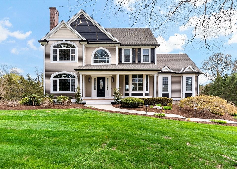 1st image of 9 Round Farm Rd