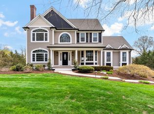 9 Round Farm Rd, Rehoboth, MA 02769
