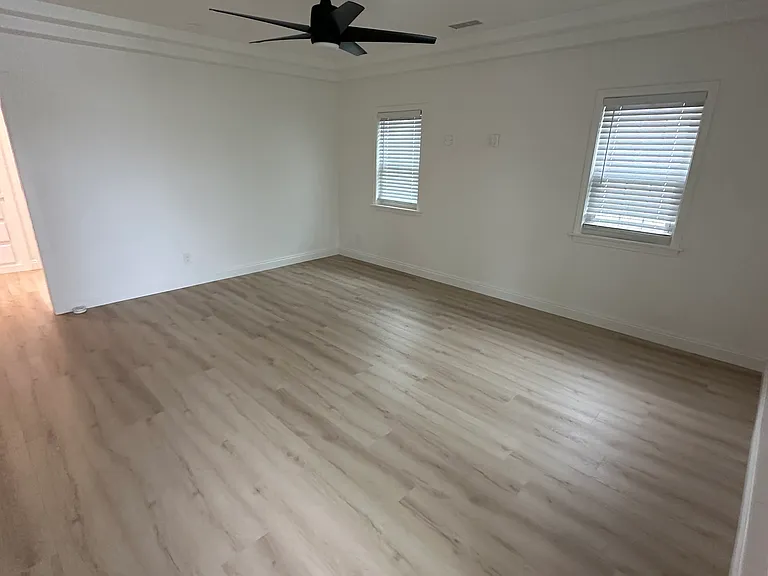 10923 S Firmona Ave — Photo 4