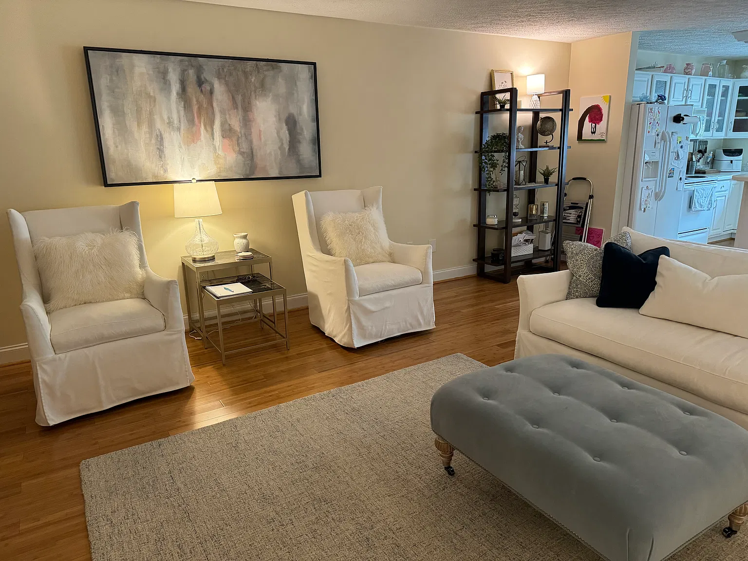 3 bed, 2880 sqft, $2,200 — Photo 4