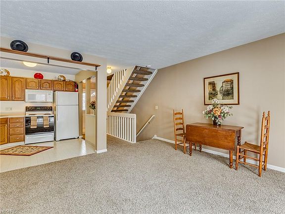 2nd image of 1651 Maple Grove Ct