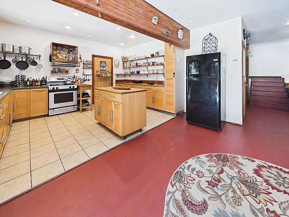 4th image of 3300 Old Briceland Rd