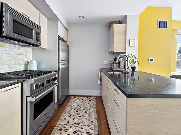 5th image of 350 W 42nd St APT 23A