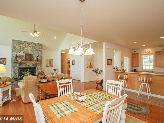3rd image of 95 Stonewall Ct