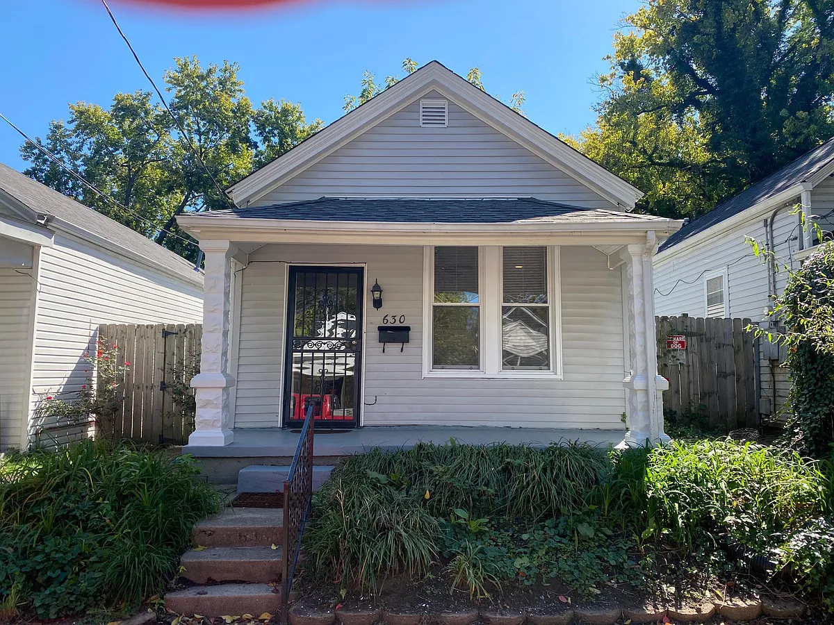 Building Photo - 630 Lynn St