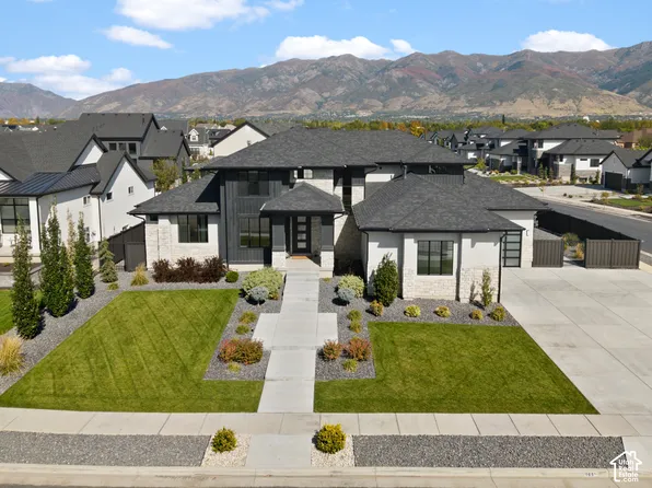 165 S Farmhouse Cir, Kaysville, UT 84037
