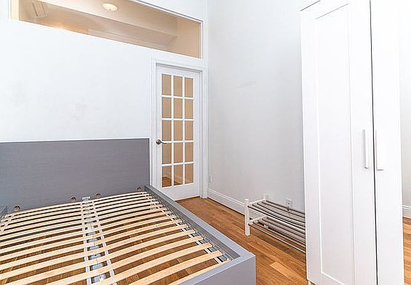 4th image of 295 Wyckoff Ave #3B