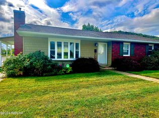 5 Daffodil Ln, Lock Haven, PA 17745