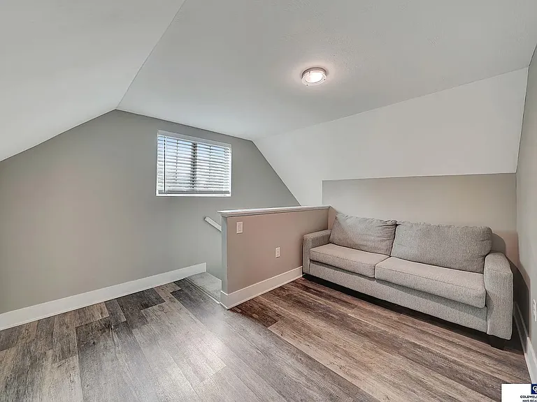 1836 H St #2 — Photo 8