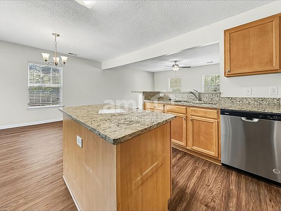 4th image of 208 Burton Ave