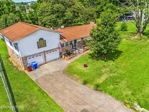 958 W Hunt Rd, Alcoa, TN 37701