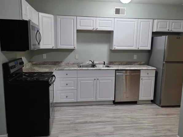 209 1/2 Green St #1/2, Savoy, IL 61874