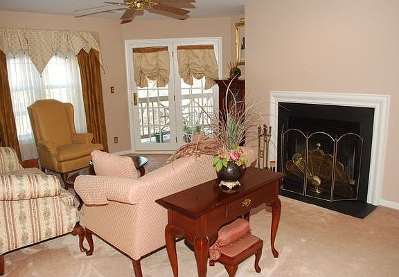 Lv Rm w/ Fireplace