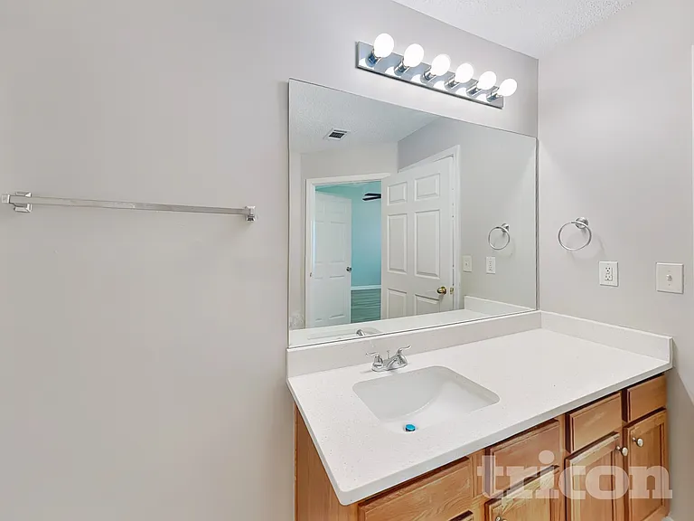 740 Parkway Rd — Photo 10