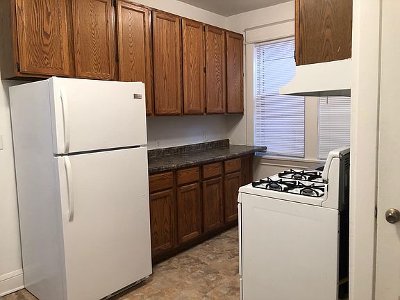 2nd image of 250 Marshall Ave #15135597