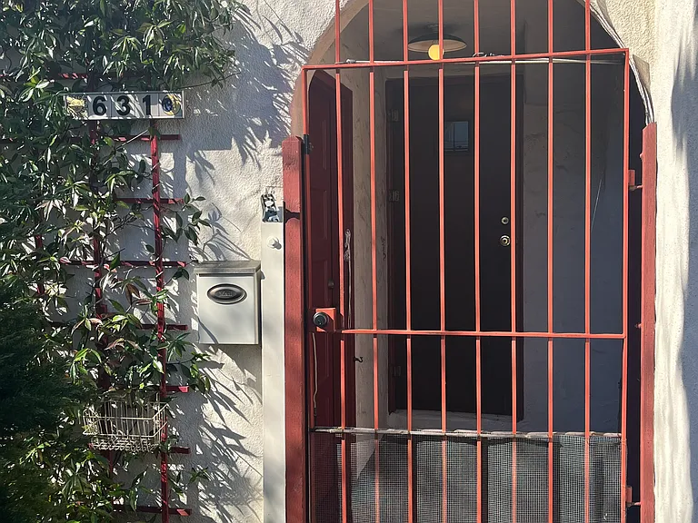 631 Water St — Photo 14