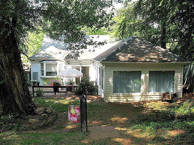 2nd image of 315 Stratford Pl