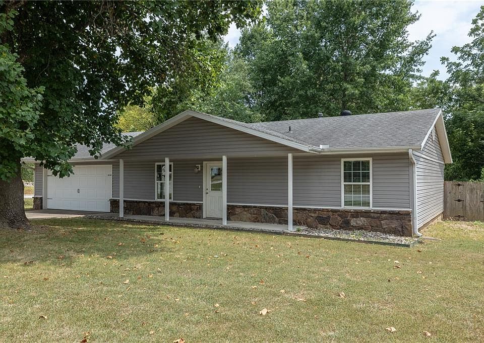1st image of 2705 W Meadowlark Dr