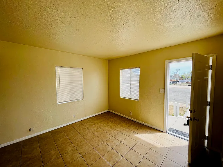 2612 Desert St #9 — Photo 5