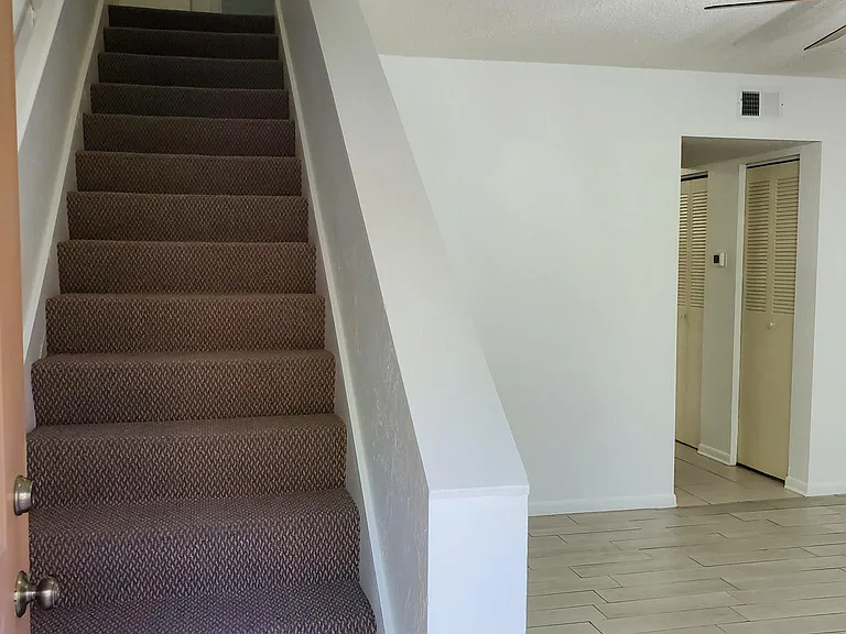 3417 SW 28th Ter #D — Photo 16