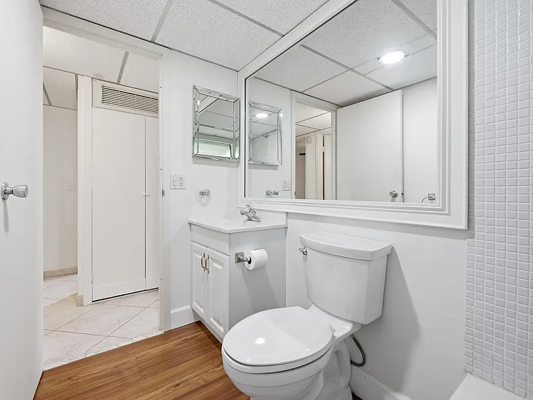 28 Seville Dr #B — Photo 18