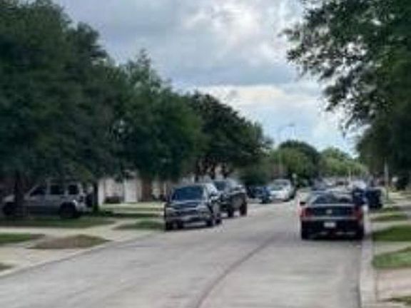 Exterior Neighborhood (street photo)