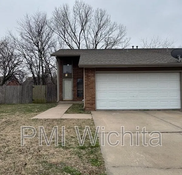 1730 S Beech Ct — Photo 1