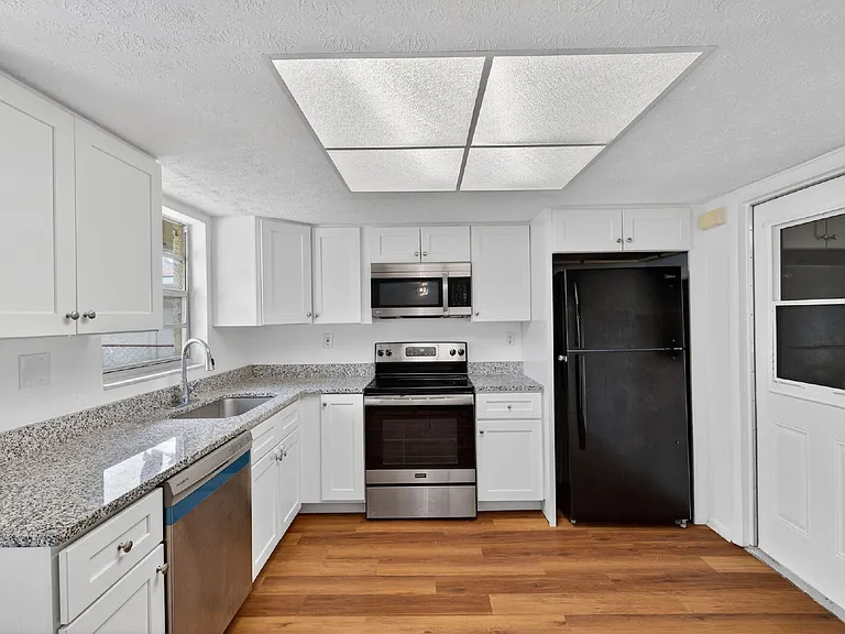 8626 Robilina Rd — Photo 23